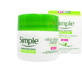 Kem Dưỡng Ẩm Simple Vital Vitamin Day Cream SPF 15 50ml